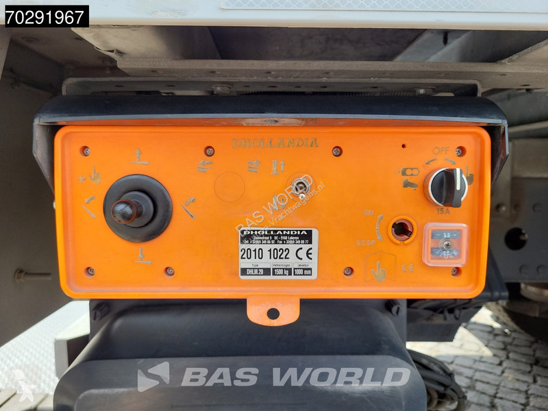 Kamion Mercedes 1221 4X2 1500kg Ladebordwand...