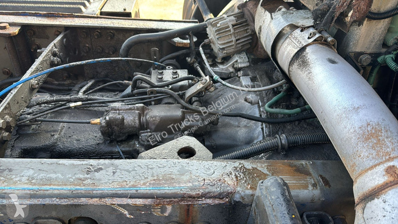 Camion Volvo - 320 (POMPE MANUELLE / BIG HUB /...