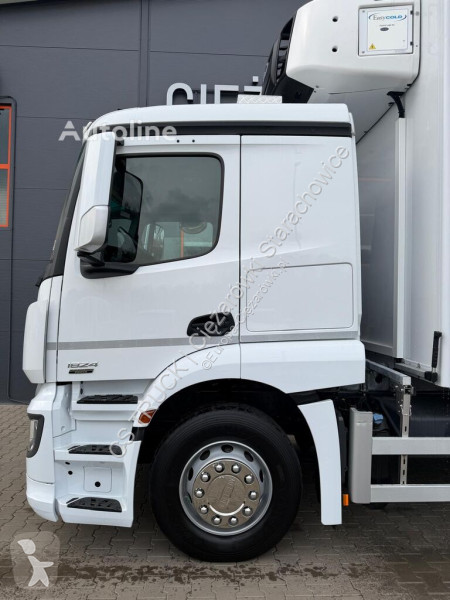 شاحنة Mercedes 1824