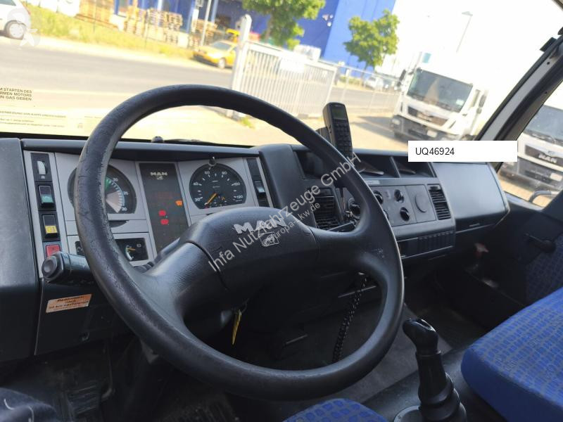 Vrachtwagen MAN LE 10.220 Koffer Euro 3 4x2...