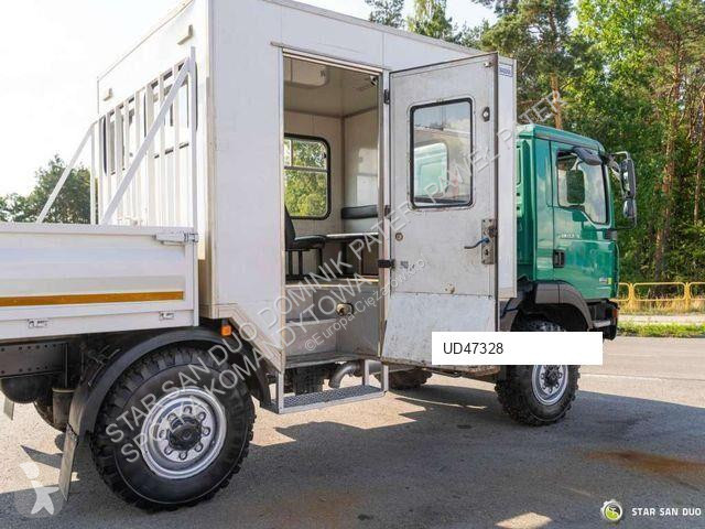 شاحنة MAN TGM 13.240 4x4 BL Double Cab Camper BUS