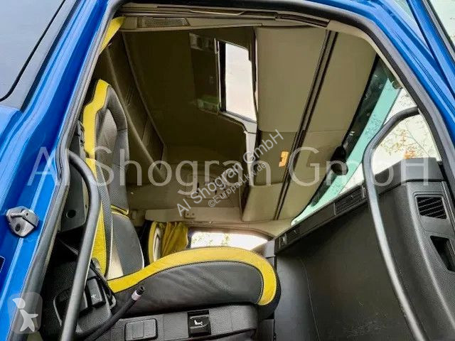 شاحنة Volvo 16750 8x2 / Loglift BF118S / Eu6