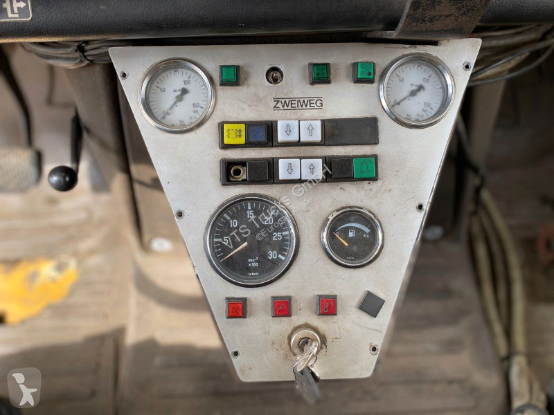 آلة لصيانة الطرق Unimog 427/21 Schienenreiniger