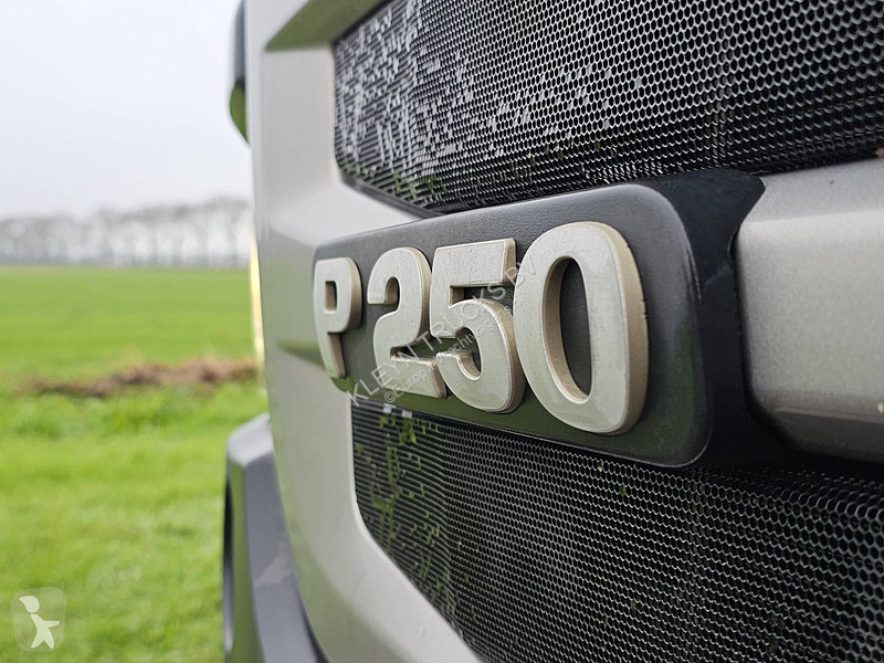 شاحنة Scania P250 CARRIER AMBERET