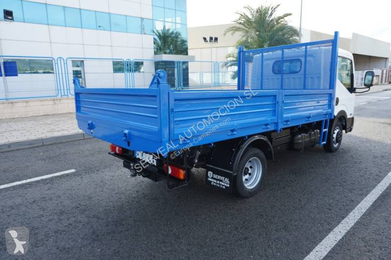 شاحنة Nissan