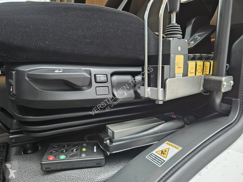 Грузовик MAN 35.470 8x4 / HMF 2243 Z KRAAN +...