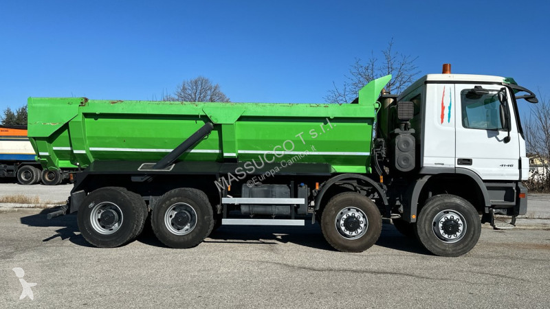 شاحنة Mercedes benz  4146 AKN 8X8