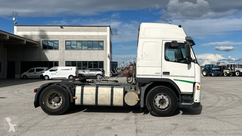 شاحنة Volvo FM 9 4x2