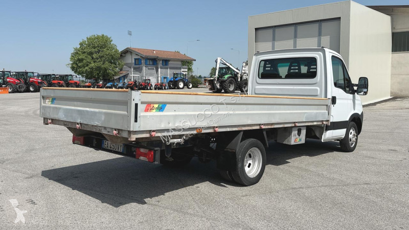 شاحنة Iveco DAILY 35C13 4x2