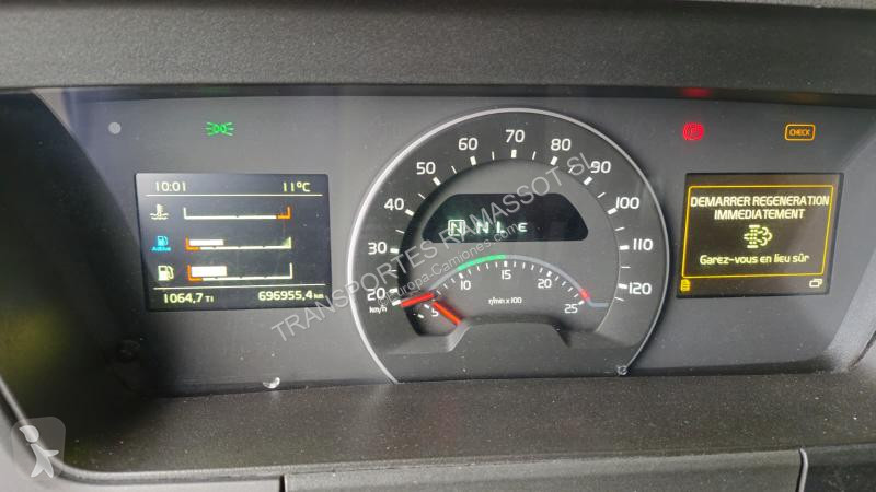 شاحنة Volvo 380  (LOCATION / RENT)