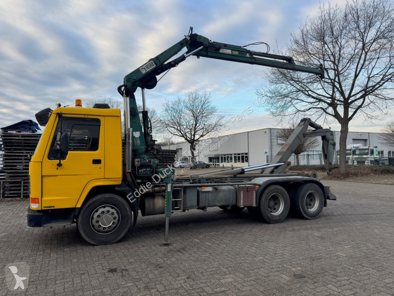 شاحنة Volvo FL10 6X4 / MANUAL / HIAB 100