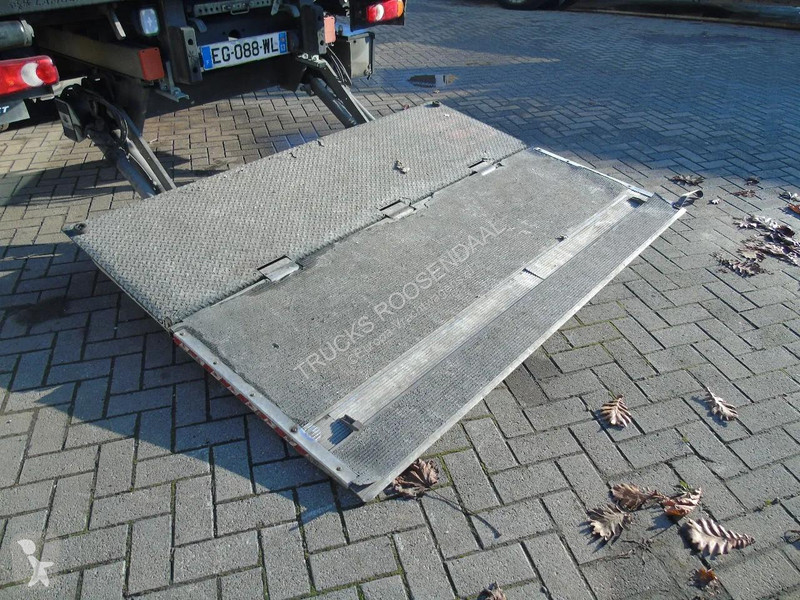 شاحنة Volvo 14.210 + ATP/FRC + CARRIER + LIFT +...