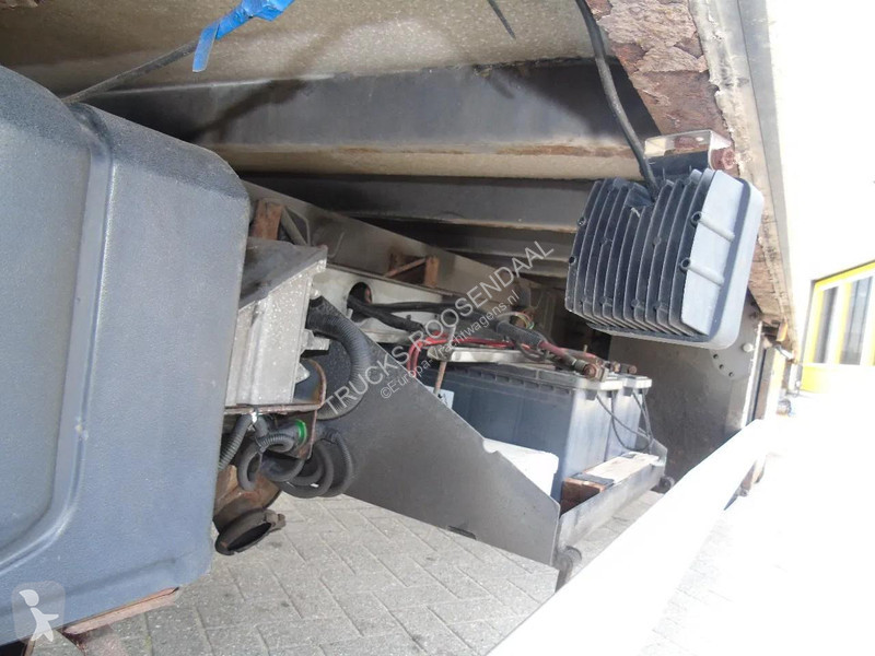 شاحنة Renault 220 + euro 5 + MANUAL + lift + 12T