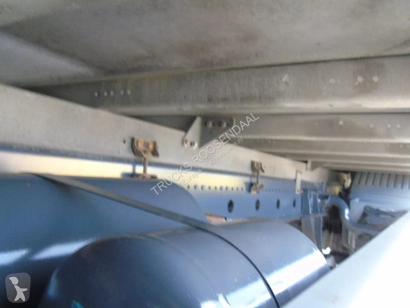 شاحنة Mercedes 1218 + euro 5 + lift