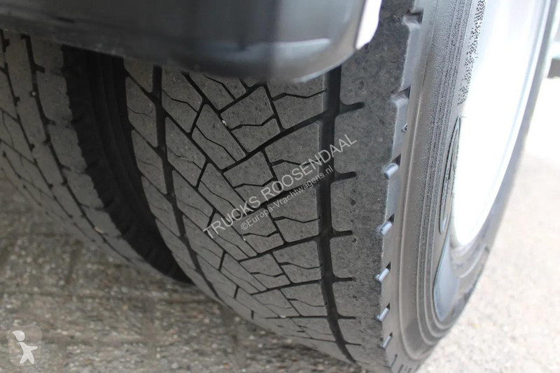 Camion Iveco 120E21 + LIFT + EURO 6 + 2 PIECES...