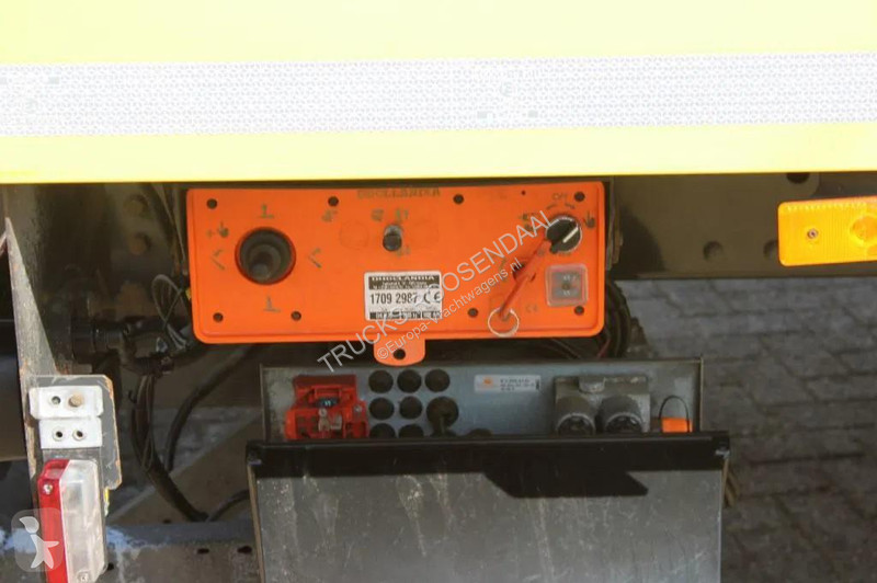 شاحنة Iveco 120E21 + Euro 6 + Dhollandia Lift +...