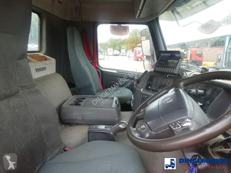 شاحنة Volvo 8x4 RHD steel tipper 16.6 m3