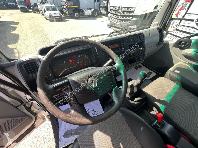 Camión Renault D 7,5 L4 CCM 180E6