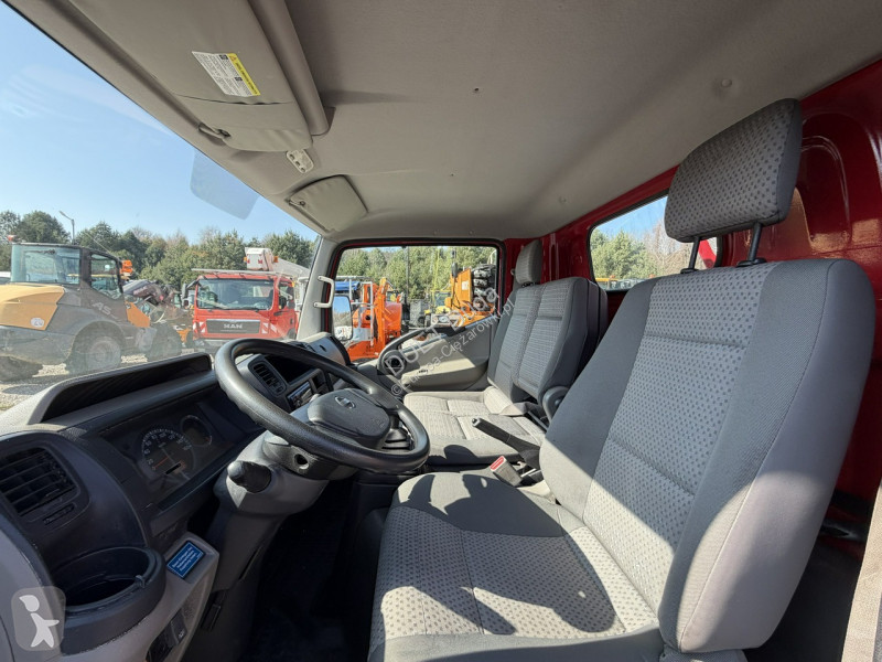 شاحنة Nissan Zwyżka Podnośnik Koszowy PALFINGER...