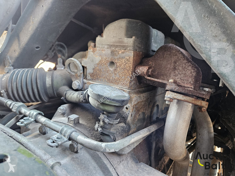 Kamión Volkswagen VW-MAN 8.136