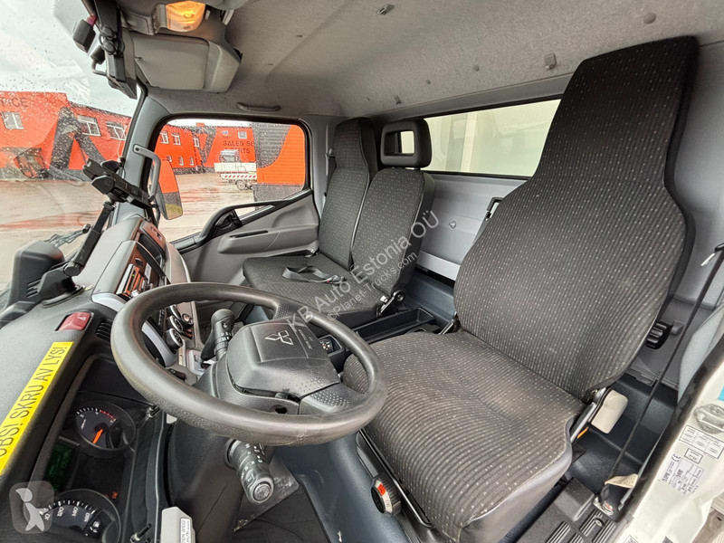 شاحنة Mitsubishi Fuso 4x2 THERMOKING V-500 Max...