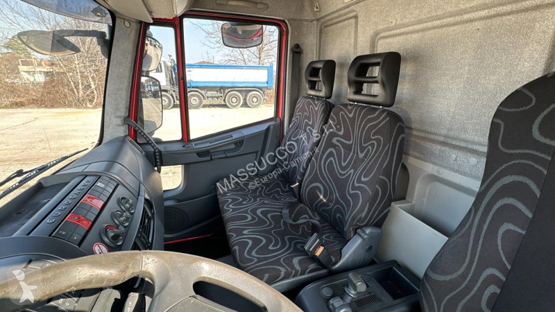 Грузовик Iveco EUROCARGO 90E18 4X2