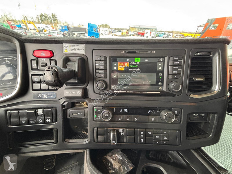 شاحنة Scania R 520 8x4 RETARDER / FU STEE / BOX...