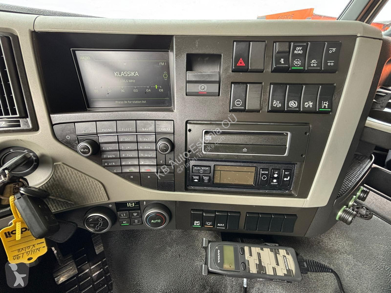 شاحنة Volvo FM 370 6x2*4 MITSUBISHI TU100 / BOX...