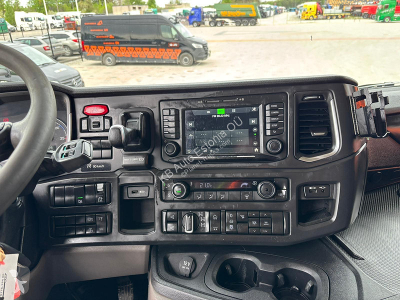 شاحنة Scania P410 4x4+2 HYDRAUICS / FRONT AXE 9T
