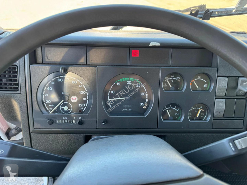 Vrachtwagen Iveco EuroCargo 180 4X2 - HMF 1560 K3