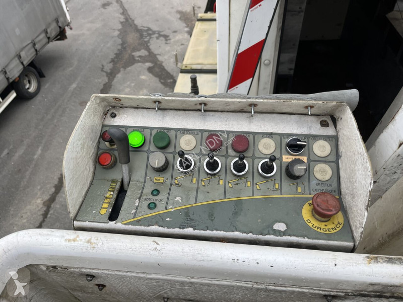 شاحنة Renault 370