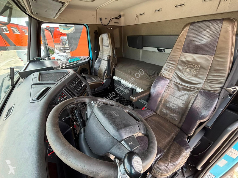 شاحنة Volvo 540 8x4*4 HIAB 322E-6 + JIB / BOX...