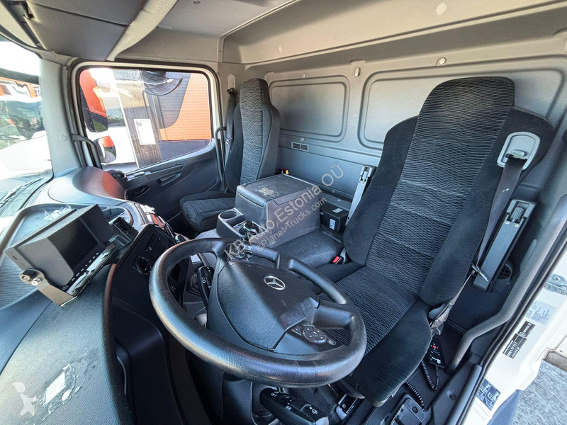 Mercedes 1524 4x2 BOX L=7509 mm truck