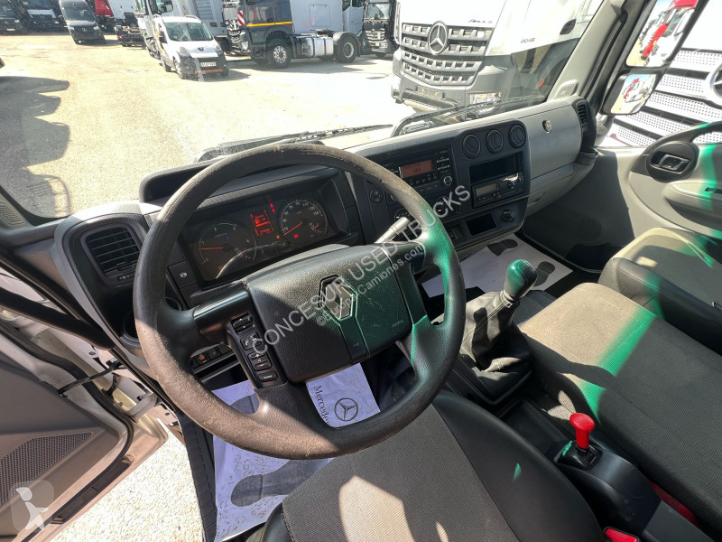 شاحنة Renault D 7,5 L4 CCM 180E6