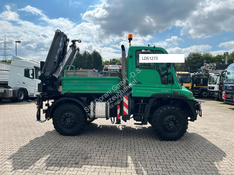 شاحنة Mercedes U400 + HIAB 122E 4x4