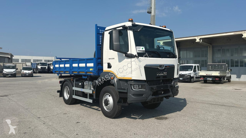 شاحنة MAN TGM 13.250 4x4