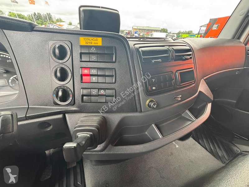Mercedes 916 4x2 BOX L=6613 mm truck
