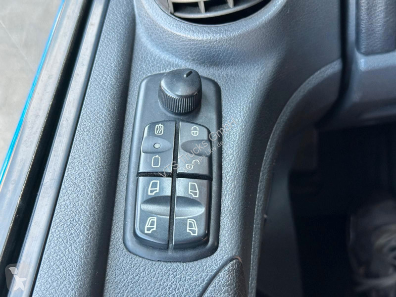 Mercedes 1323 4x2 BL Glasaufbau HMF 1030/K-3 LK...