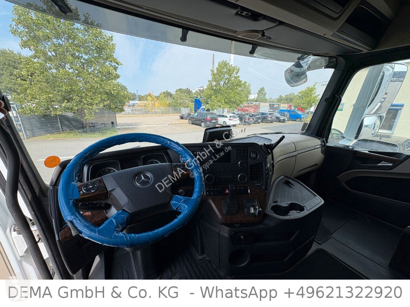 شاحنة Mercedes...