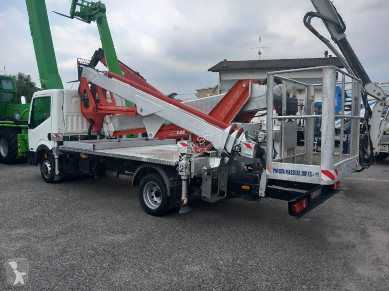 Camion Multitel MX 235