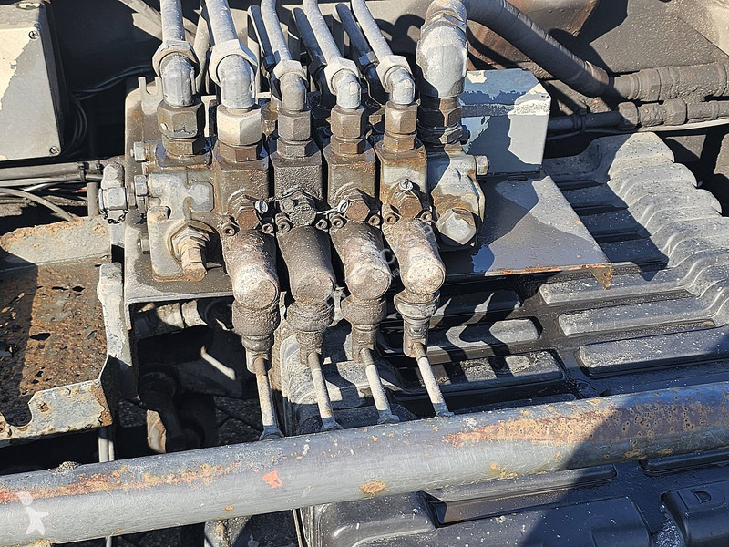 شاحنة DAF 85380 8X2 HIAB 195 E3