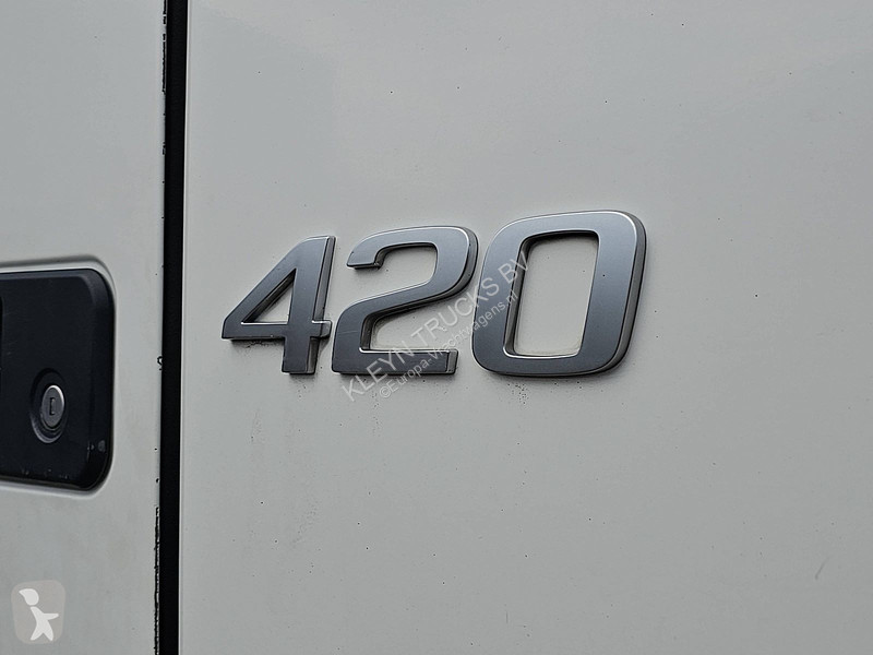 شاحنة Volvo 420 FOODTANK FOODSTUFF