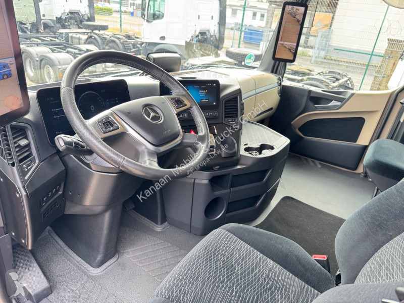 شاحنة Mercedes 2548 5 L 6x2 Lowliner BDF