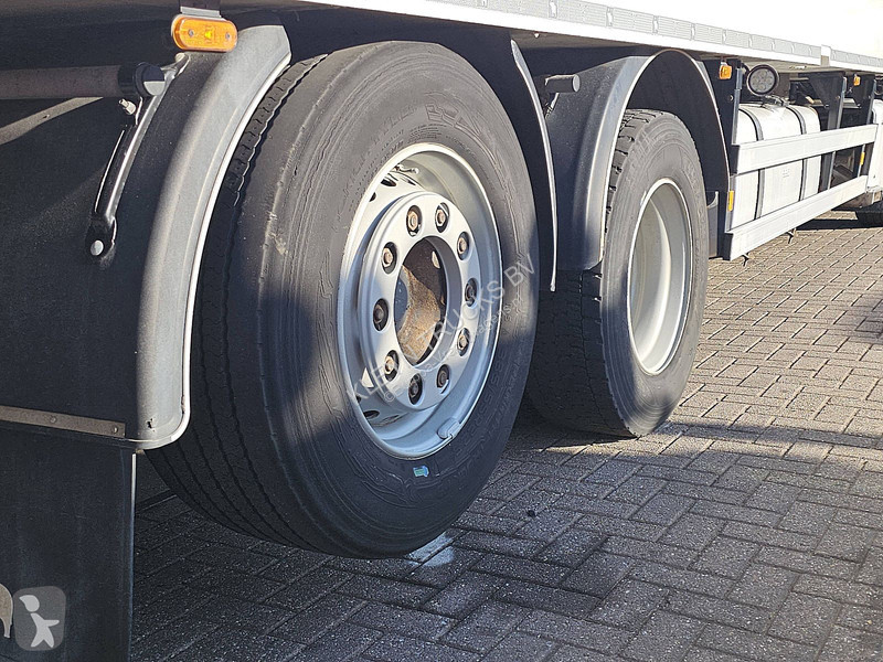 شاحنة DAF 530 SSC 6X2 FAN CARRIER