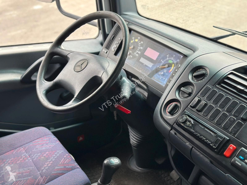 شاحنة Mercedes 818 4x2 BB Spier Koffer &...