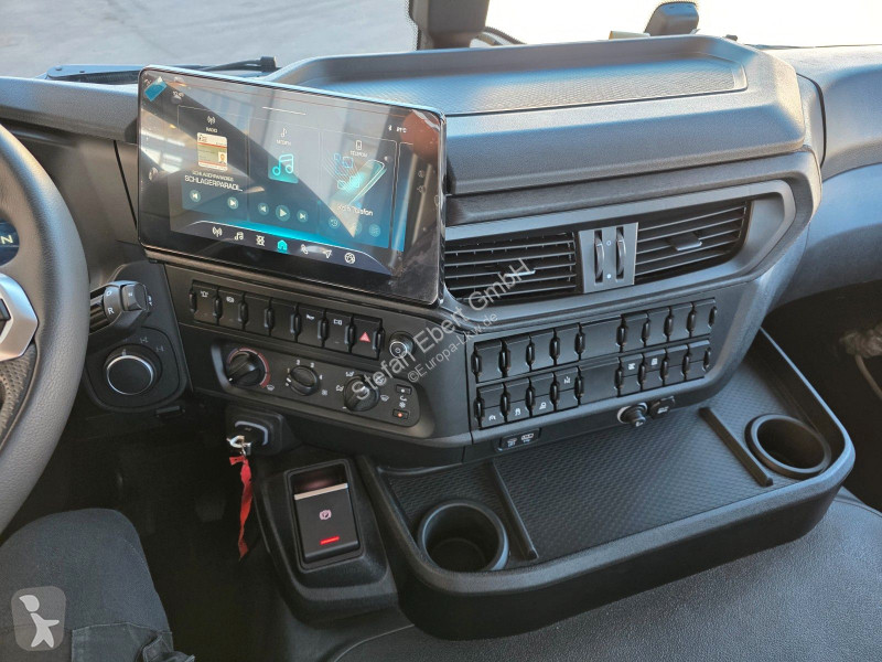 شاحنة Iveco XWay AD320X46BZ OFF 8x4 Hiab...