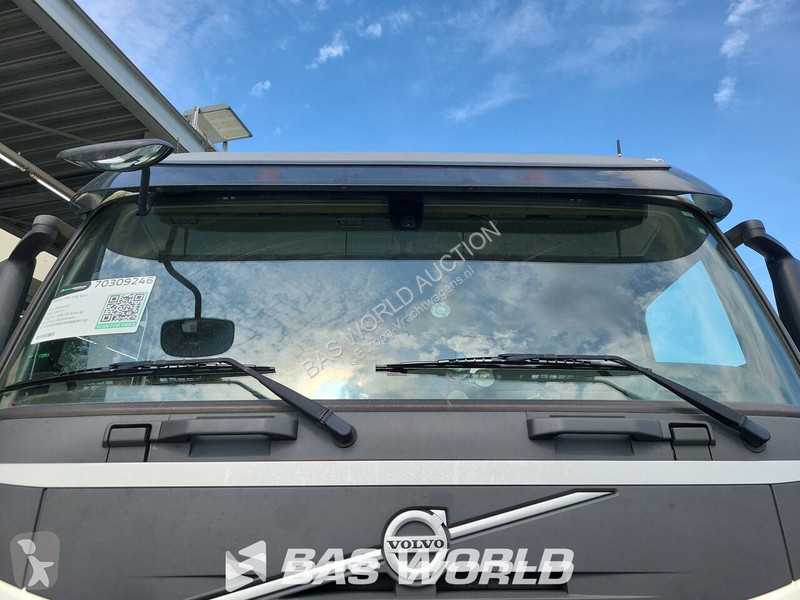 Грузовик Volvo 330