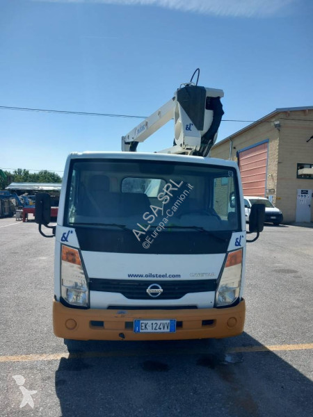 Camión Nissan 21.12