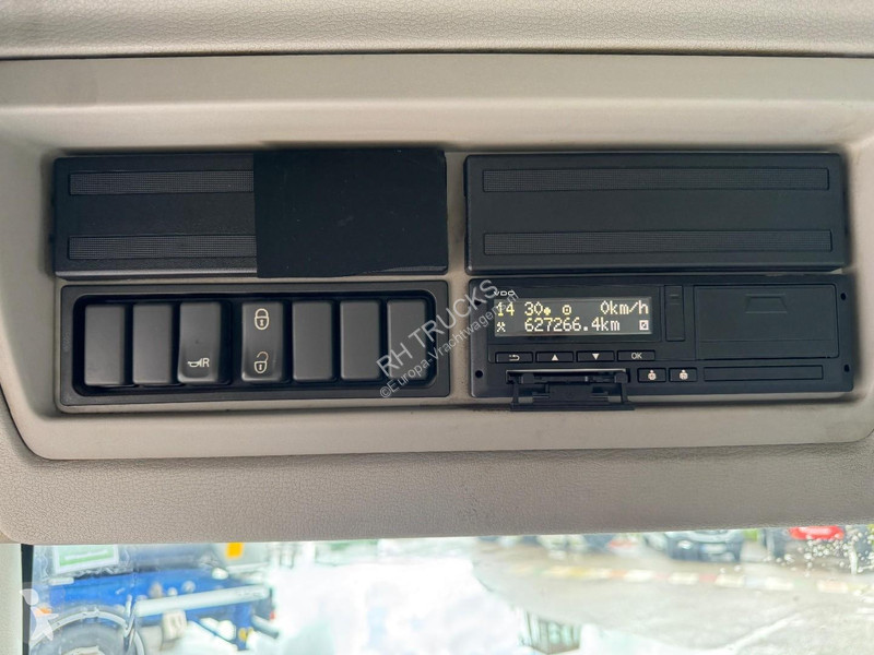 Camion Volvo 240 4X2 + DHOLLANDIA DHLSU11 LIFT...