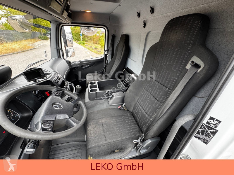 Camion Mercedes 1318 Mit Thermoking T-1000R